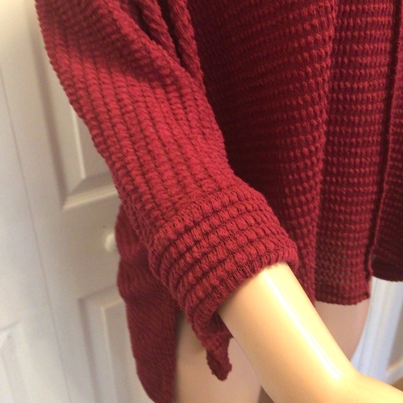 Zenana Womens Red 3/4 Sleeve V-Neck Hi-Low Hem Jacquard Sweater Size 2X/3X - Picture 8 of 11